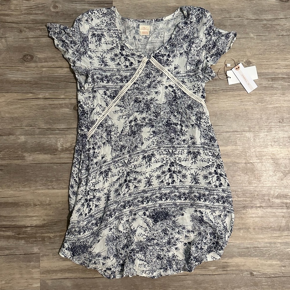 O’Neill dress size Large
Brand new with tags